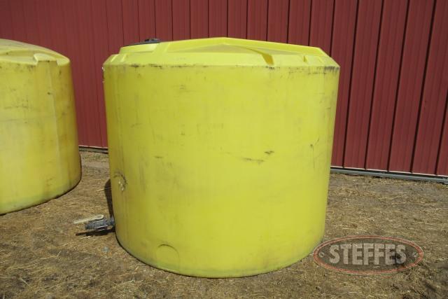 Vertical poly tank,